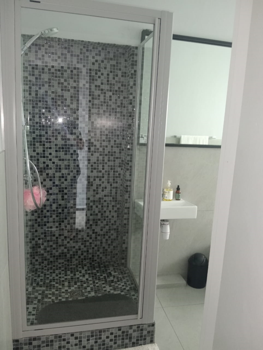 5 Bedroom Property for Sale in Jeffreys Bay Central Eastern Cape